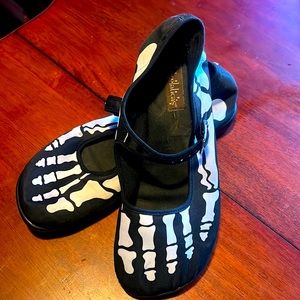 Hot chocolate skeleton maryjanes